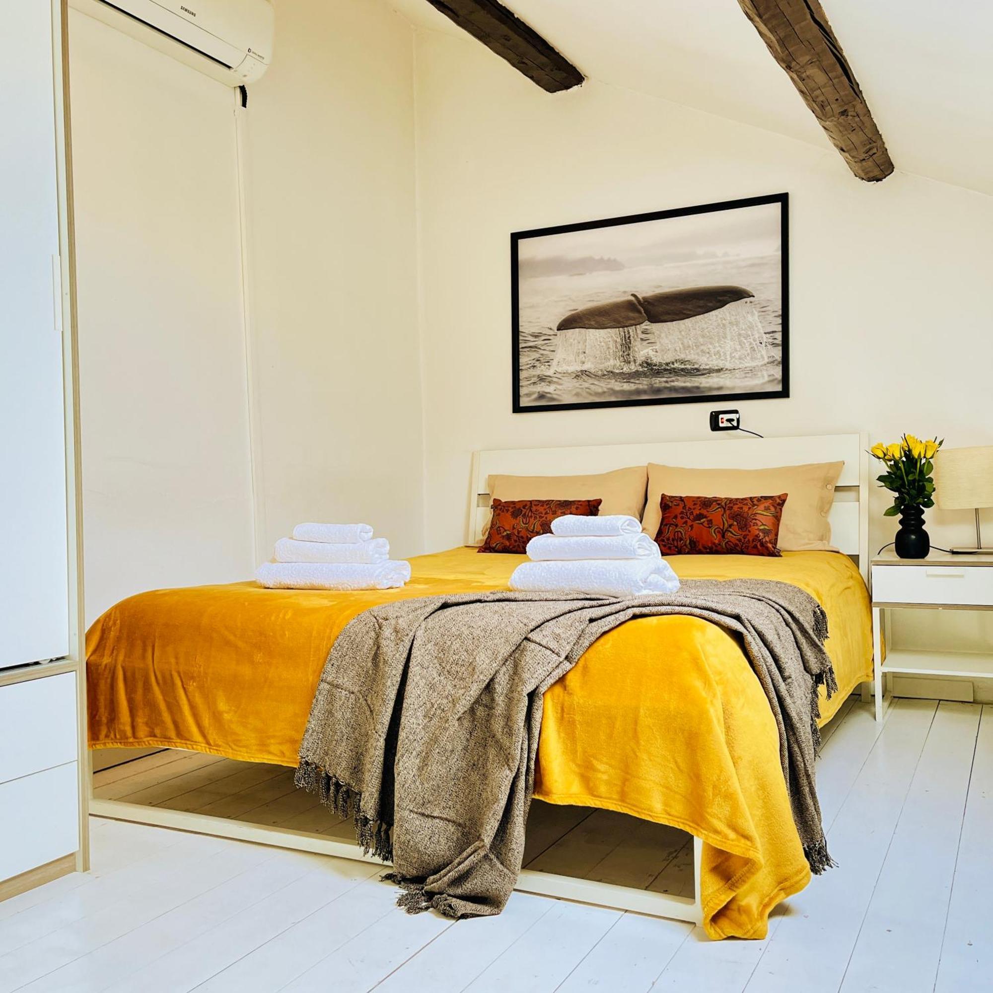 Cozy Loft In A Fashion District Of Apartamento Milán
