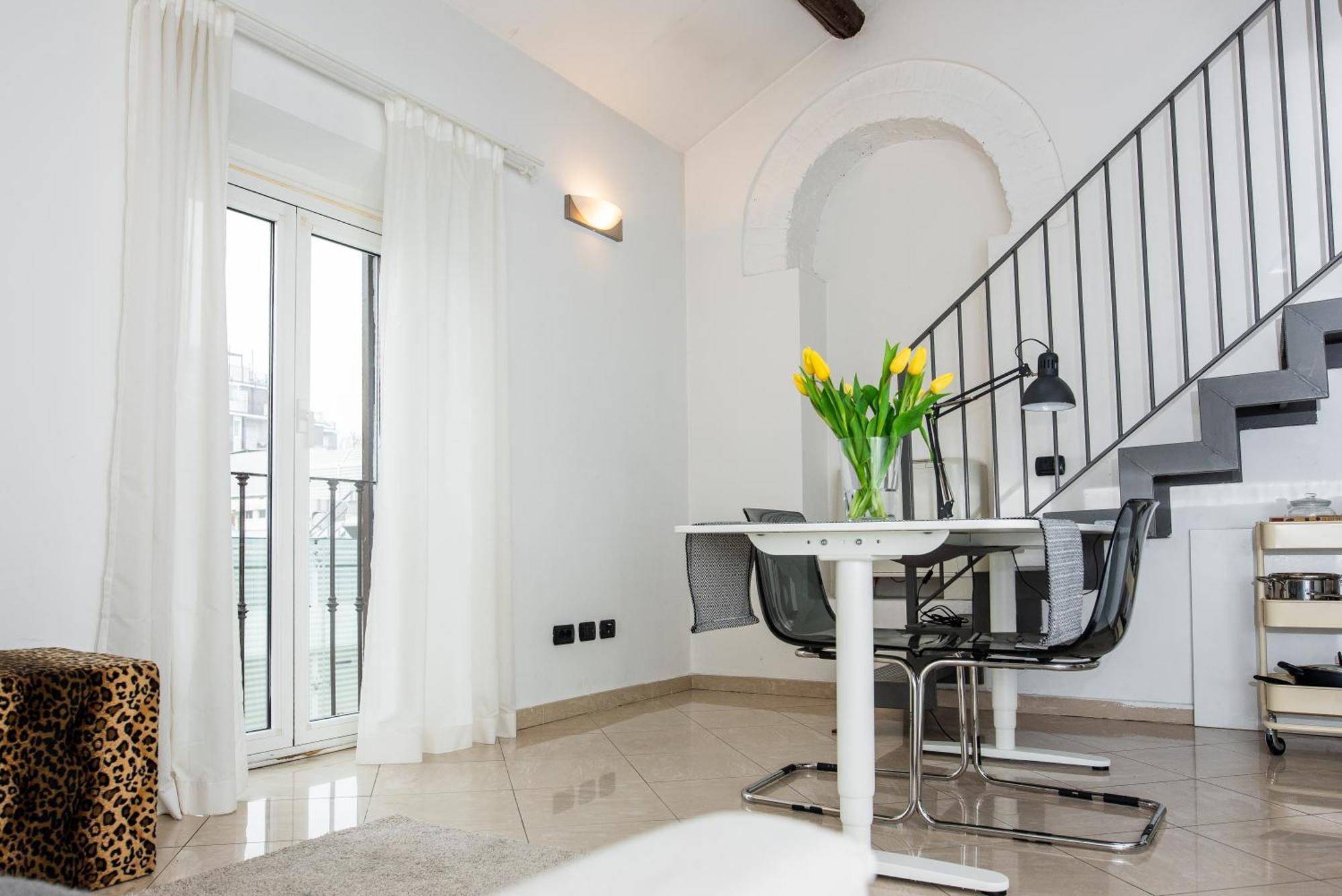 Cozy Loft In A Fashion District Of Apartamento Milán